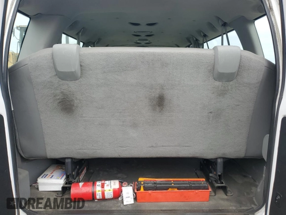 2009 Ford Econoline Passenger XL z VIN 1FBSS31L69DA15433, wystawiony jako Copart lot #59523185 z przebiegiem 338 840 mil mil oraz Czysty tytuł • Clean title. Historia ofert i sprzedaży dostępna na DreamBid. Obrazek 10.