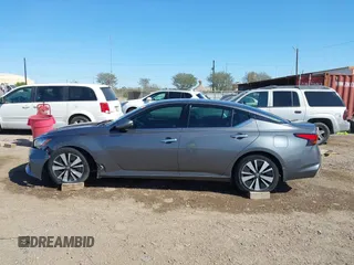 2019 Nissan Altima SV with VIN 1N4BL4DVXKN305921, listed as a IAAI auction lot 41822527 with 137,205 mi miles and . Bid and sale history available at DreamBid. Image 14.