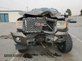2015 GMC Sierra 2500HD available WiFi Denali with VIN 1GT120E86FF625876, listed as a Copart auction lot 45034795 with 134,185 mi miles and Salvage Title. Bid and sale history available at carsss.com. Image 5.