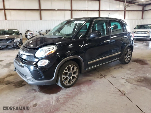 2014 FIAT 500L Trekking with VIN ZFBCFADH1EZ008020, listed as a Copart auction lot 69070084 with 155,287 mi miles and Salvage Title. Bid and sale history available at carsss.com. Image 1.
