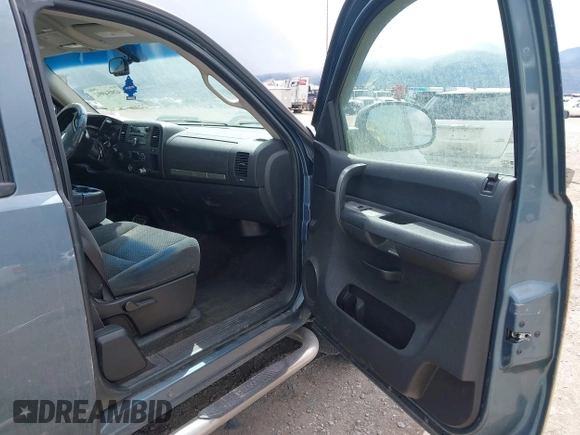 2008 Chevrolet Silverado 1500 1LT with VIN 2GCEK19J481137525, listed as a IAAI auction lot 42054992 with 159,890 mi miles and . Bid and sale history available at DreamBid. Image 5.