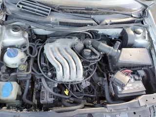 1999 Volkswagen Golf z VIN WVWGA31J8XW366526, wystawiony jako Copart lot #84634354 z przebiegiem 84 593 mil mil oraz Szkoda całkowita • Salvage title. Historia ofert i sprzedaży dostępna na DreamBid. Obrazek 12.