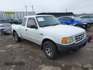 2001 Ford Ranger XL with VIN 1FTYR14U21TA62768, listed as a IAAI auction lot 41613631 with 202,199 mi miles. Bid and sale history available at carsss.com. Image 1.