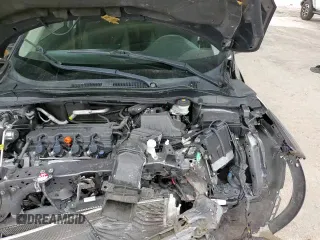 2020 Honda HR-V LX z VIN 3CZRU6H37LM725054, wystawiony jako Copart lot #85328835 z przebiegiem 104 422 mil mil oraz Nie do naprawy • Non repairable. Historia ofert i sprzedaży dostępna na DreamBid. Obrazek 17.