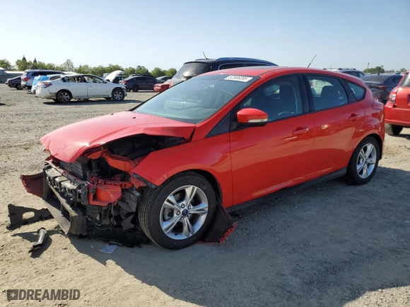 2014 Ford Focus SE with VIN 1FADP3K2XEL162923, listed as a Copart auction lot 52586095 with 131,702 mi miles and Salvage Title. Bid and sale history available at carsss.com. Image 1.