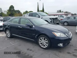 2010 Lexus ES 330 z VIN JTHBK1EG4A2405717, wystawiony jako IAAI lot #42329195 z przebiegiem 118 157 mil mil oraz . Historia ofert i sprzedaży dostępna na DreamBid. Obrazek 1.