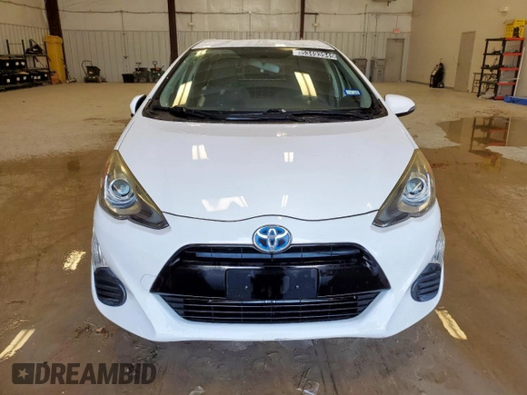 2016 Toyota Prius One z VIN JTDKDTB36G1134862, wystawiony jako Copart lot #53493945 z przebiegiem Nie podano mil oraz Czysty tytuł • Clean title. Historia ofert i sprzedaży dostępna na DreamBid. Obrazek 5.