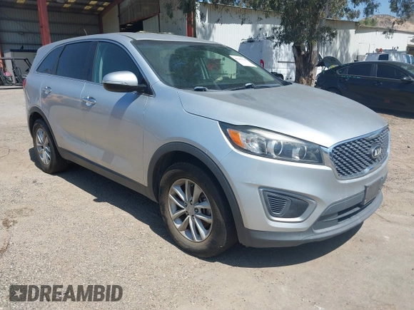 2017 Kia Sorento LX z VIN 5XYPG4A32HG210423, wystawiony jako IAAI lot #42283318 z przebiegiem 135 063 mil mil oraz . Historia ofert i sprzedaży dostępna na DreamBid. Obrazek 1.