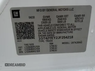 2018 GMC Sierra 3500HD Denali z VIN 1GT42YEY2JF254218, wystawiony jako Copart lot #85935094 z przebiegiem 157 907 mil mil oraz Szkody całkowita. Historia ofert i sprzedaży dostępna na DreamBid. Obrazek 14.