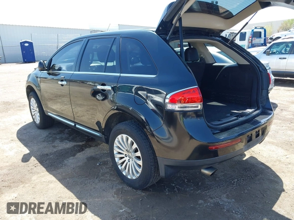2013 Lincoln MKX with VIN 2LMDJ6JKXDBL04359, listed as a IAAI auction lot 41974216 with 160,904 mi miles. Bid and sale history available at carsss.com. Image 3.