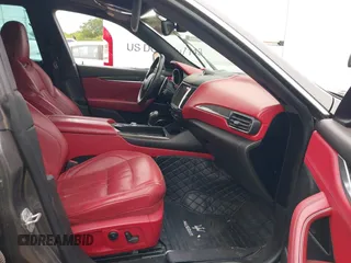 2017 Maserati Levante S с VIN ZN661YUSXHX247660, выставлен на аукционе IAAI как лот 42473374 с пробегом 90 150 миль миль и . История ставок и продаж доступна на DreamBid. Изображение 5.
