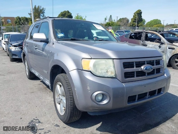 2008 Ford Escape Limited with VIN 1FMCU04188KE20184, listed as a IAAI auction lot 41809075 with 158,116 mi miles. Bid and sale history available at carsss.com. Image 1.