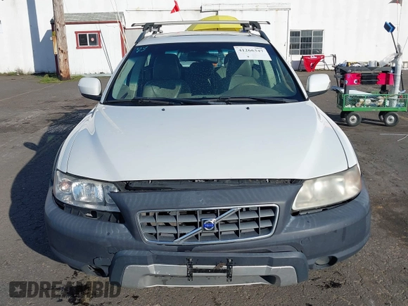 2007 Volvo XC70 with VIN YV4SZ592671266706, listed as a IAAI auction lot 41266347 with 174,191 mi miles. Bid and sale history available at carsss.com. Image 6.