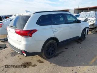 2018 Mitsubishi Outlander SE with VIN JA4AD3A38JZ051403, listed as a IAAI auction lot 41406598 with 116,190 mi miles and . Bid and sale history available at DreamBid. Image 4.