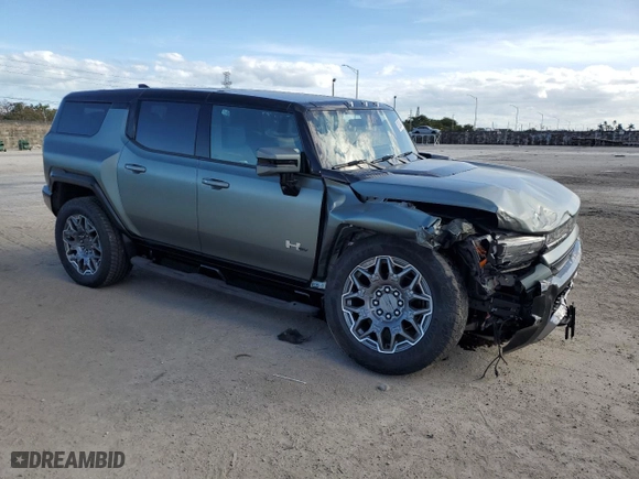 2024 GMC HUMMER EV SUV 3X with VIN 1GKB0RDC5RU100784, listed as a Copart auction lot 82634054 with NaN miles and Salvage Title. Bid and sale history available at carsss.com. Image 4.