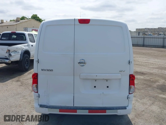 2017 Nissan NV200 SV с VIN 3N6CM0KN8HK718844, выставлен на аукционе IAAI как лот 42052284 с пробегом 70 122 миль миль и . История ставок и продаж доступна на DreamBid. Изображение 16.