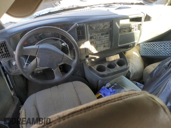2005 Chevrolet Express Passenger with VIN 1GAHG39U851234497, listed as a Copart auction lot 77631364 with 173,891 mi miles and Salvage title. Bid and sale history available at DreamBid. Image 8.