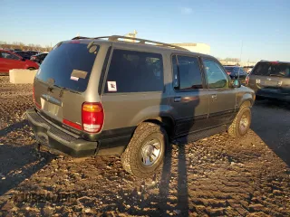 1999 Mercury Mountaineer z VIN 4M2ZU55P7XUJ42065, wystawiony jako Copart lot #85194624 z przebiegiem 304 261 mil mil oraz Szkoda całkowita • Salvage title. Historia ofert i sprzedaży dostępna na DreamBid. Obrazek 3.