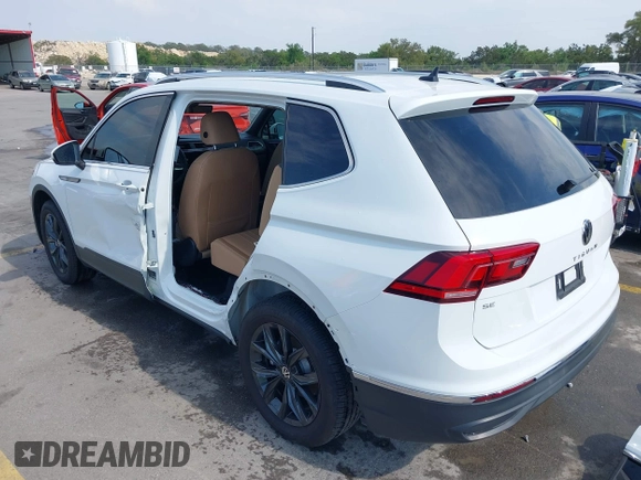 2024 Volkswagen Tiguan SE with VIN 3VVNB7AX2RM140292, listed as a IAAI auction lot 41899150 with 3,171 mi miles and . Bid and sale history available at DreamBid. Image 3.