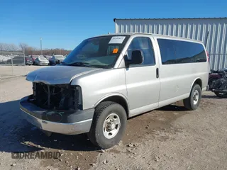 2007 Chevrolet Express Passenger with VIN 1GAHG35UX71176305, listed as a IAAI auction lot 41143812 with 338,940 mi miles and . Bid and sale history available at DreamBid. Image 18.