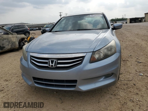 2011 Honda Accord EX z VIN 1HGCP3F77BA027015, wystawiony jako Copart lot #55160465 z przebiegiem 156 704 mil mil oraz Czysty tytuł • Clean title. Historia ofert i sprzedaży dostępna na DreamBid. Obrazek 5.