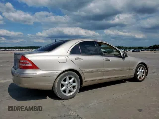 2003 Mercedes-Benz C 240 с VIN WDBRF61J13A417012, выставлен на аукционе Copart как лот 58729475 с пробегом 154 465 миль миль и Списание • Salvage title. История ставок и продаж доступна на DreamBid. Изображение 3.