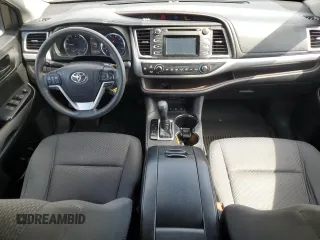 2018 Toyota Highlander LE with VIN 5TDBZRFH2JS875952, listed as a Copart auction lot 51702965 with 123,797 mi miles and Salvage title. Bid and sale history available at DreamBid. Image 8.
