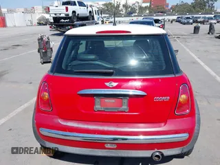 2004 MINI Hardtop with VIN WMWRC33484TC55840, listed as a IAAI auction lot 42088687 with 135,353 mi miles and . Bid and sale history available at DreamBid. Image 16.
