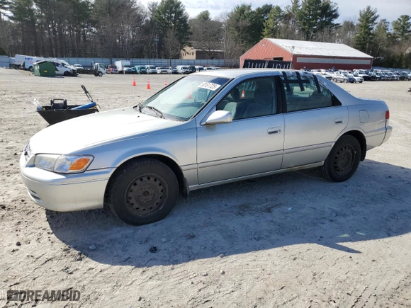 2000 Toyota Camry CE with VIN JT2BG22K2Y0421334, listed as a Copart auction lot 50151725 with 205,551 mi miles and Clean Title. Bid and sale history available at carsss.com. Image 1.