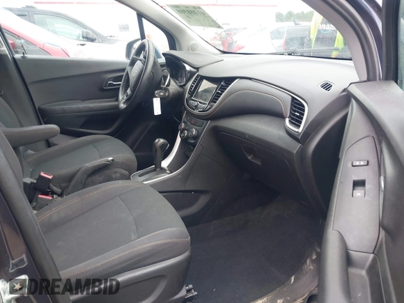 2019 Chevrolet Trax LS with VIN 3GNCJNSB4KL270755, listed as a IAAI auction lot 41738365 with 90,750 mi miles and . Bid and sale history available at DreamBid. Image 5.
