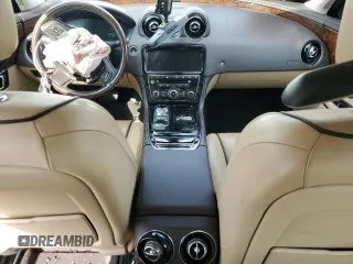 2019 Jaguar XJ with VIN SAJWJ1CD5K8W19663, listed as a Copart auction lot 51071665 with 28,468 mi miles and Salvage Title. Bid and sale history available at carsss.com. Image 8.