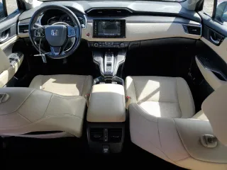 2018 Honda Clarity Touring z VIN JHMZC5F35JC800286, wystawiony jako Copart lot #55320545 z przebiegiem 122 548 mil mil oraz Czysty tytuł • Clean title. Historia ofert i sprzedaży dostępna na DreamBid. Obrazek 8.