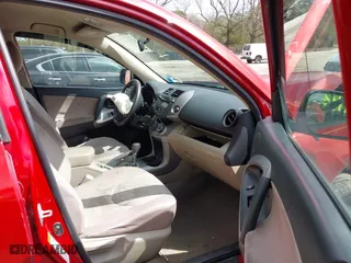 2007 Toyota RAV4 with VIN JTMZD33VX75072311, listed as a IAAI auction lot 41733832 with 109,302 mi miles. Bid and sale history available at carsss.com. Image 5.