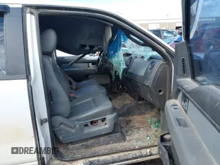 2014 Ford F-150 XL z VIN 1FTFX1EFXEKD68321, wystawiony jako IAAI lot #42213160 z przebiegiem Nie podano mil oraz . Historia ofert i sprzedaży dostępna na DreamBid. Obrazek 5.
