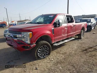 2017 Ford F-250 Lariat z VIN 1FT7W2B65HED25087, wystawiony jako IAAI lot #41728449 z przebiegiem 122 396 mil mil oraz . Historia ofert i sprzedaży dostępna na DreamBid. Obrazek 17.