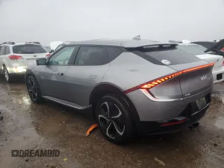 2022 Kia EV6 Wind z VIN KNDC3DLC9N5027015, wystawiony jako Copart lot #89115265 z przebiegiem 50 191 mil mil oraz Szkoda całkowita • Salvage title. Historia ofert i sprzedaży dostępna na DreamBid. Obrazek 2.