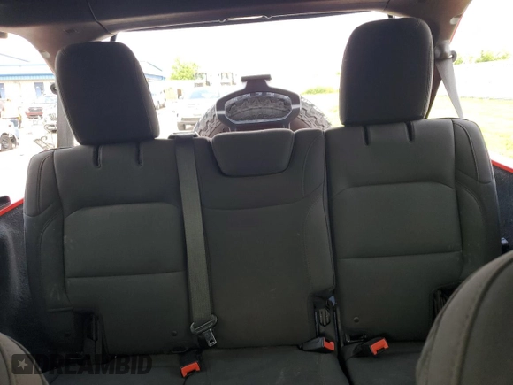 2018 Jeep Wrangler Unlimited Sport S z VIN 1C4HJXDG6JW165825, wystawiony jako Copart lot #59548785 z przebiegiem Nie podano mil oraz Nie do naprawy • Non repairable. Historia ofert i sprzedaży dostępna na DreamBid. Obrazek 10.