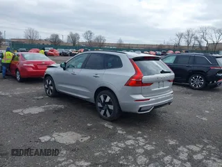2024 Volvo XC60 Recharge Plug-In Hybrid Plus Dark Theme with VIN YV4H60DL1R1763252, listed as a IAAI auction lot 41731933 with 8,959 mi miles. Bid and sale history available at carsss.com. Image 3.