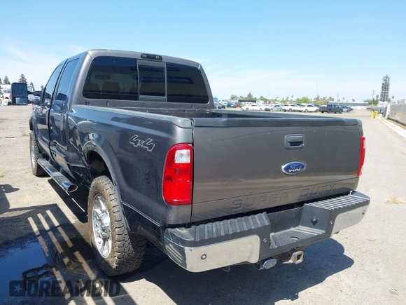 2008 Ford Super Duty F-250 SRW XL with VIN 1FTSW21R08EB98044, listed as a IAAI auction lot 42002642 with 197,393 mi miles. Bid and sale history available at carsss.com. Image 3.
