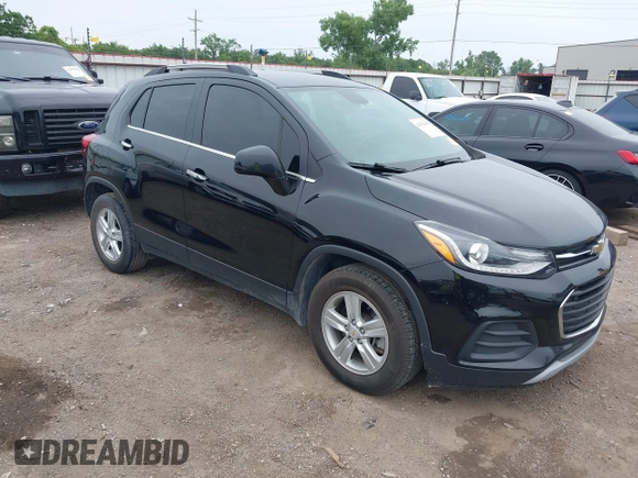 2020 Chevrolet Trax LT z VIN KL7CJLSB2LB044114, wystawiony jako IAAI lot #42476036 z przebiegiem 111 951 mil mil oraz . Historia ofert i sprzedaży dostępna na DreamBid. Obrazek 1.