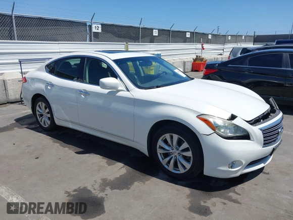 2011 Infiniti M z VIN JN1BY1AR2BM370448, wystawiony jako IAAI lot #42541773 z przebiegiem 133 188 mil mil oraz . Historia ofert i sprzedaży dostępna na DreamBid. Obrazek 1.