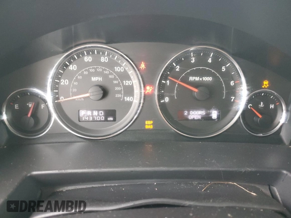 2010 Jeep Commander Sport с VIN 1J4RG4GKXAC137037, выставлен на аукционе Copart как лот 43152605 с пробегом 143 700 миль миль и Списание • Salvage title. История ставок и продаж доступна на DreamBid. Изображение 9.