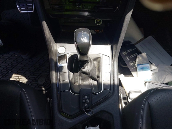 2022 Volkswagen Tiguan SE R-Line Black with VIN 3VVCB7AX3NM073218, listed as a IAAI auction lot 42254388 with 31,998 mi miles and . Bid and sale history available at DreamBid. Image 11.