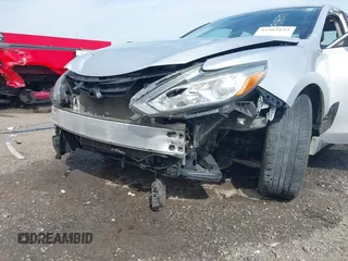 2018 Nissan Altima SR z VIN 1N4AL3AP0JC245282, wystawiony jako IAAI lot #41981833 z przebiegiem 102 634 mil mil oraz . Historia ofert i sprzedaży dostępna na DreamBid. Obrazek 6.