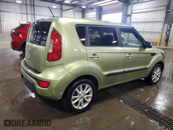 2013 Kia Soul + z VIN KNDJT2A62D7525522, wystawiony jako Copart lot #55583425 z przebiegiem 170 235 mil mil oraz Szkoda całkowita • Salvage title. Historia ofert i sprzedaży dostępna na DreamBid. Obrazek 3.