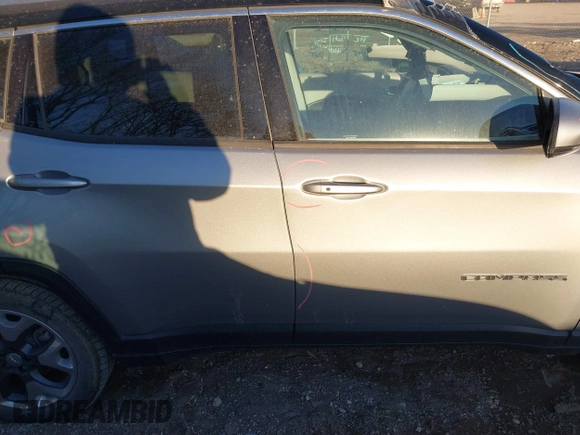 2020 Jeep Compass Limited z VIN 3C4NJCCB3LT150578, wystawiony jako IAAI lot #41054717 z przebiegiem 124 748 mil mil oraz . Historia ofert i sprzedaży dostępna na DreamBid. Obrazek 13.
