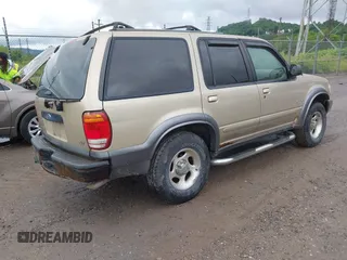 2000 Ford Explorer XLT z VIN 1FMZU83P1YZC35657, wystawiony jako IAAI lot #42278366 z przebiegiem Nie podano mil oraz . Historia ofert i sprzedaży dostępna na DreamBid. Obrazek 4.