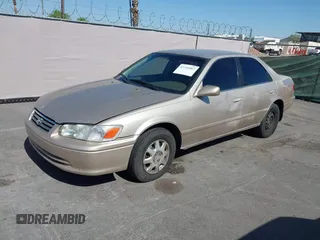 2000 Toyota Camry CE z VIN 4T1BG22K3YU732928, wystawiony jako IAAI lot #42326867 z przebiegiem 122 281 mil mil oraz . Historia ofert i sprzedaży dostępna na DreamBid. Obrazek 2.