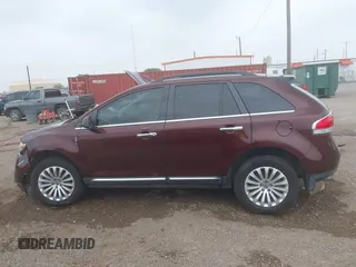 2012 Lincoln MKX z VIN 2LMDJ6JK8CBL08425, wystawiony jako IAAI lot #42312678 z przebiegiem 113 512 mil mil oraz . Historia ofert i sprzedaży dostępna na DreamBid. Obrazek 14.