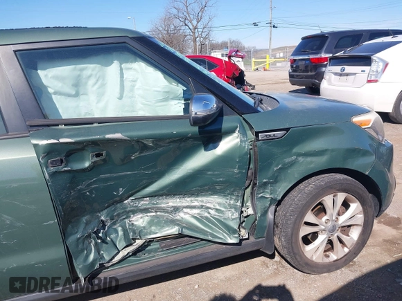2014 Kia Soul + with VIN KNDJP3A59E7027515, listed as a IAAI auction lot 41841665 with 120,152 mi miles. Bid and sale history available at carsss.com. Image 6.